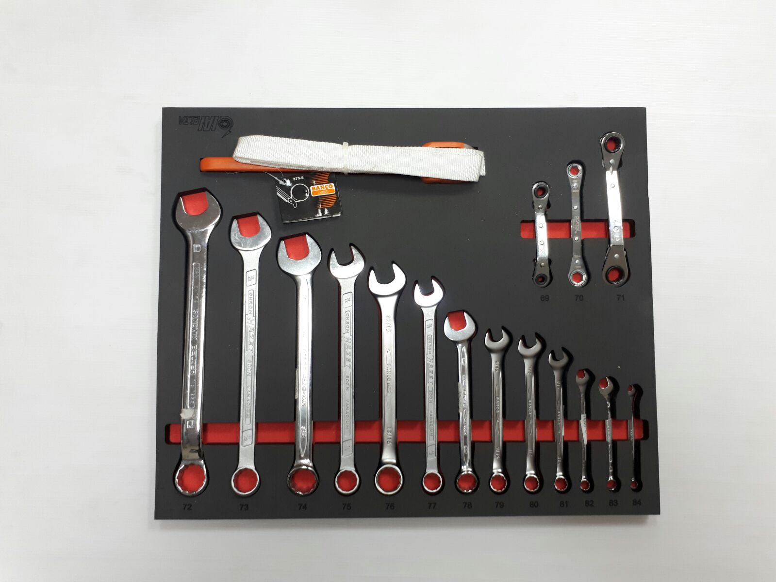 תבניות ספוג לכלי עבודה